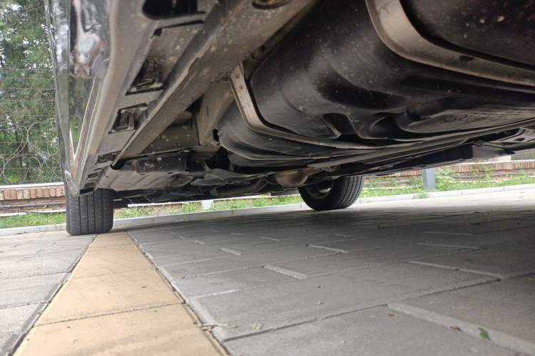 Used Toyota SIENNA 2015 3.5L Two-Wheel Drive LE Chassis Rear Left