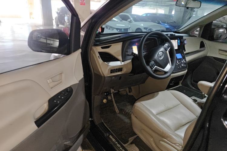 Used Toyota SIENNA 2015 3.5L Two-Wheel Drive LE Driver Seat