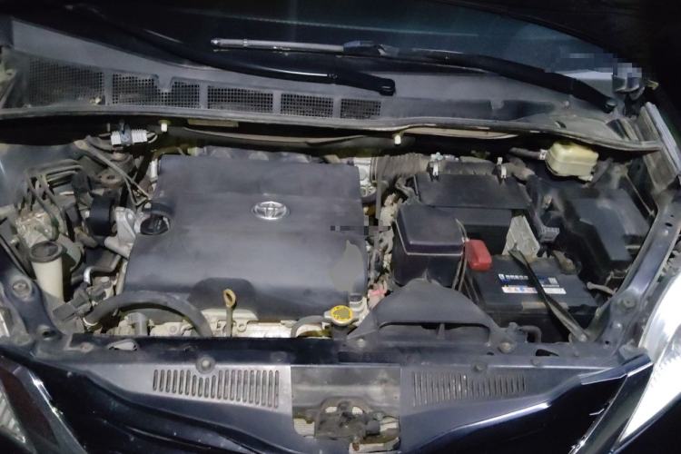 Used Toyota SIENNA 2015 3.5L Four-Wheel Drive L Engine Bay