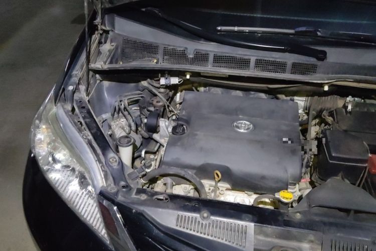 Used Toyota SIENNA 2015 3.5L Four-Wheel Drive L Engine Bay Right