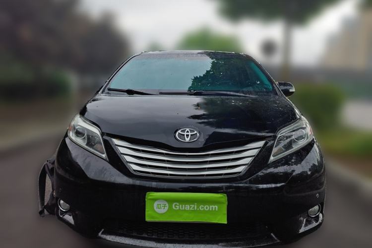 Used Toyota SIENNA 2015 3.5L Automatic 7-Seater Parallel Import Front