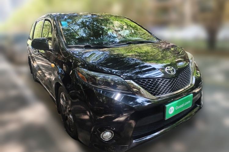 Used Toyota SIENNA 2015 3.5L Two-Wheel Drive L Version—U.S. Specification Front Right 45 Deg