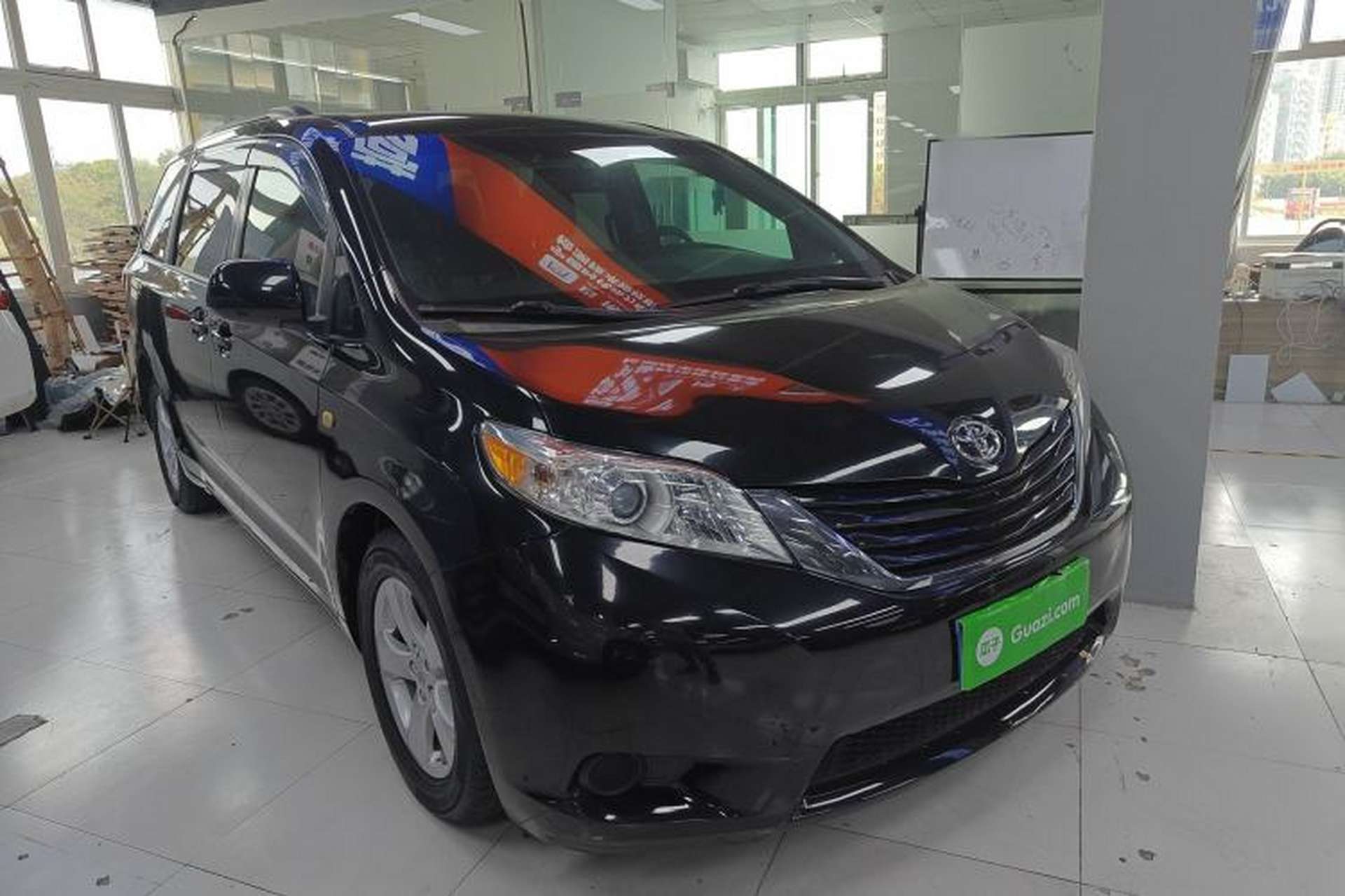Used Toyota SIENNA 2015 3.5L Automatic 7-Seater Parallel Import Front Right 45 Deg