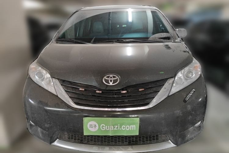 Used Toyota SIENNA 2015 3.5L Two-Wheel Drive LE Front