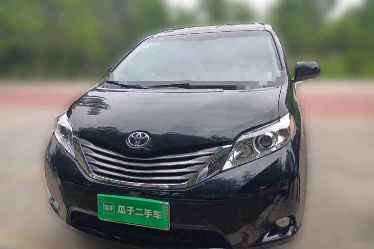 Used Toyota SIENNA 2015 3.5L Two-Wheel Drive LE Front