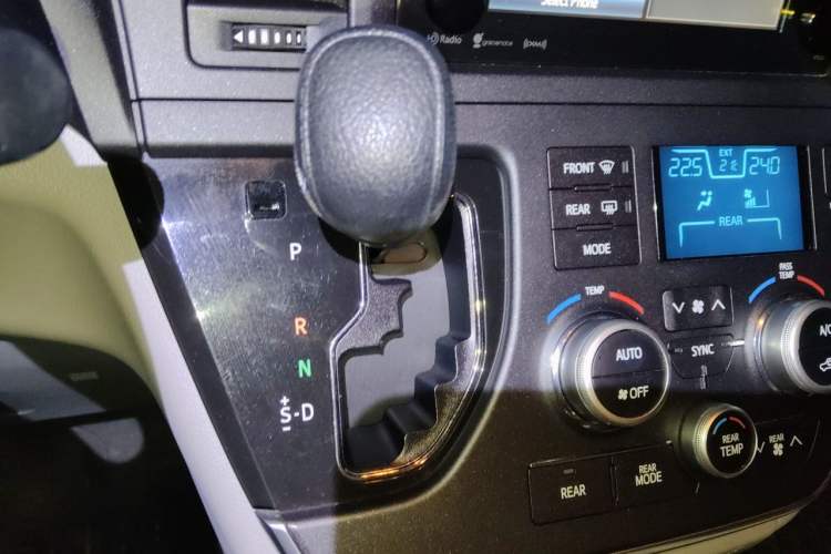 Used Toyota SIENNA 2015 3.5L Four-Wheel Drive L Gear Lever