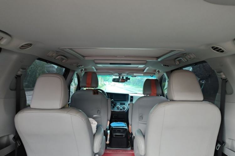 Used Toyota SIENNA 2015 3.5L Automatic 7-Seater Parallel Import Headliner