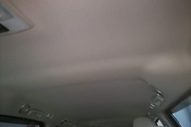 Used Toyota SIENNA 2015 3.5L Two-Wheel Drive LE U.S. Specification Headliner