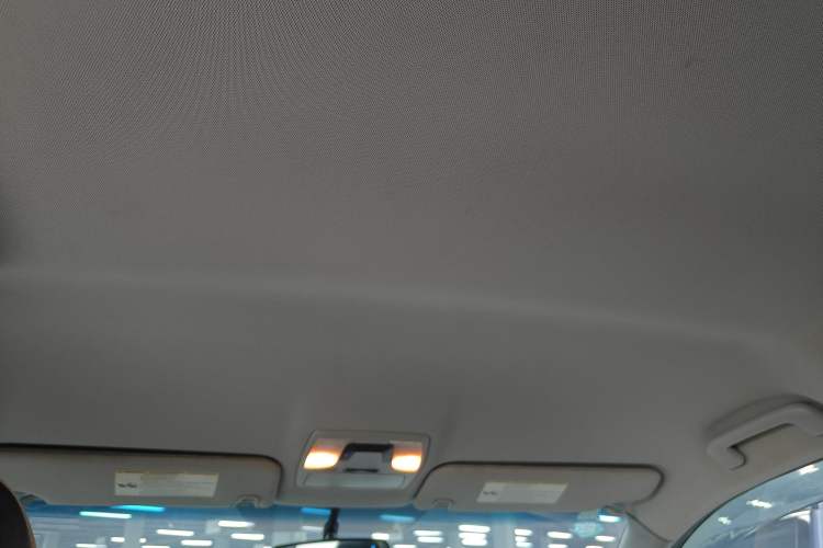 Used Toyota SIENNA 2015 3.5L Automatic 7-Seater Parallel Import Headliner