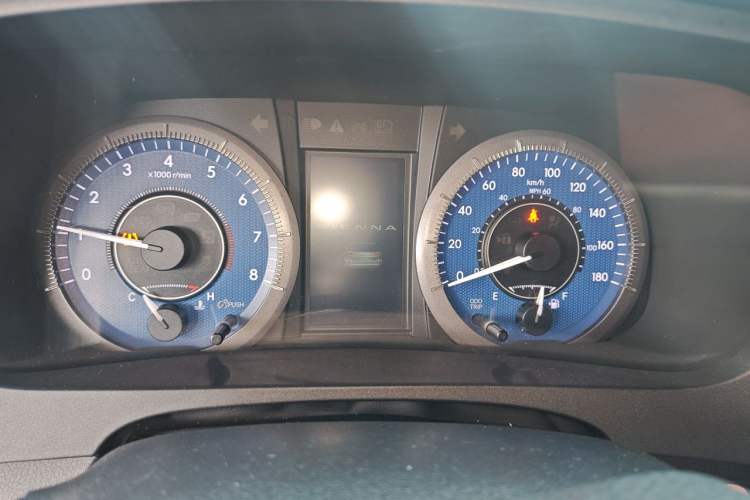 Used Toyota SIENNA 2015 3.5L Automatic 7-Seater Parallel Import Instrument Cluster