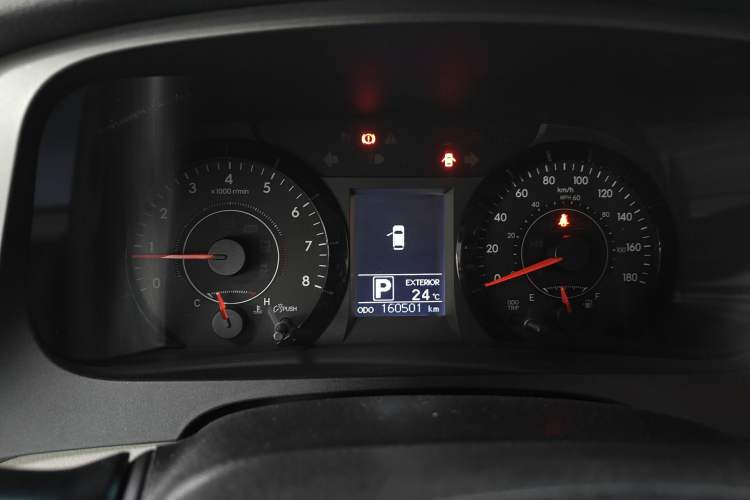 Used Toyota SIENNA 2015 3.5L Automatic 7-Seater Parallel Import Instrument Cluster
