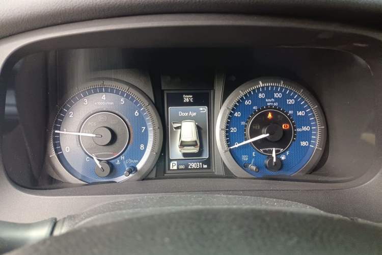 Used Toyota SIENNA 2015 3.5L Two-Wheel Drive LE Instrument Cluster