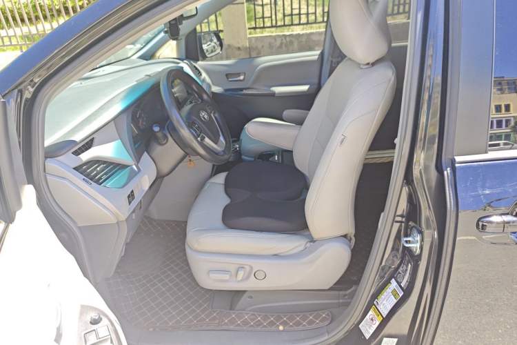 Used Toyota SIENNA 2015 3.5L Two-Wheel Drive LE Left Front Seat