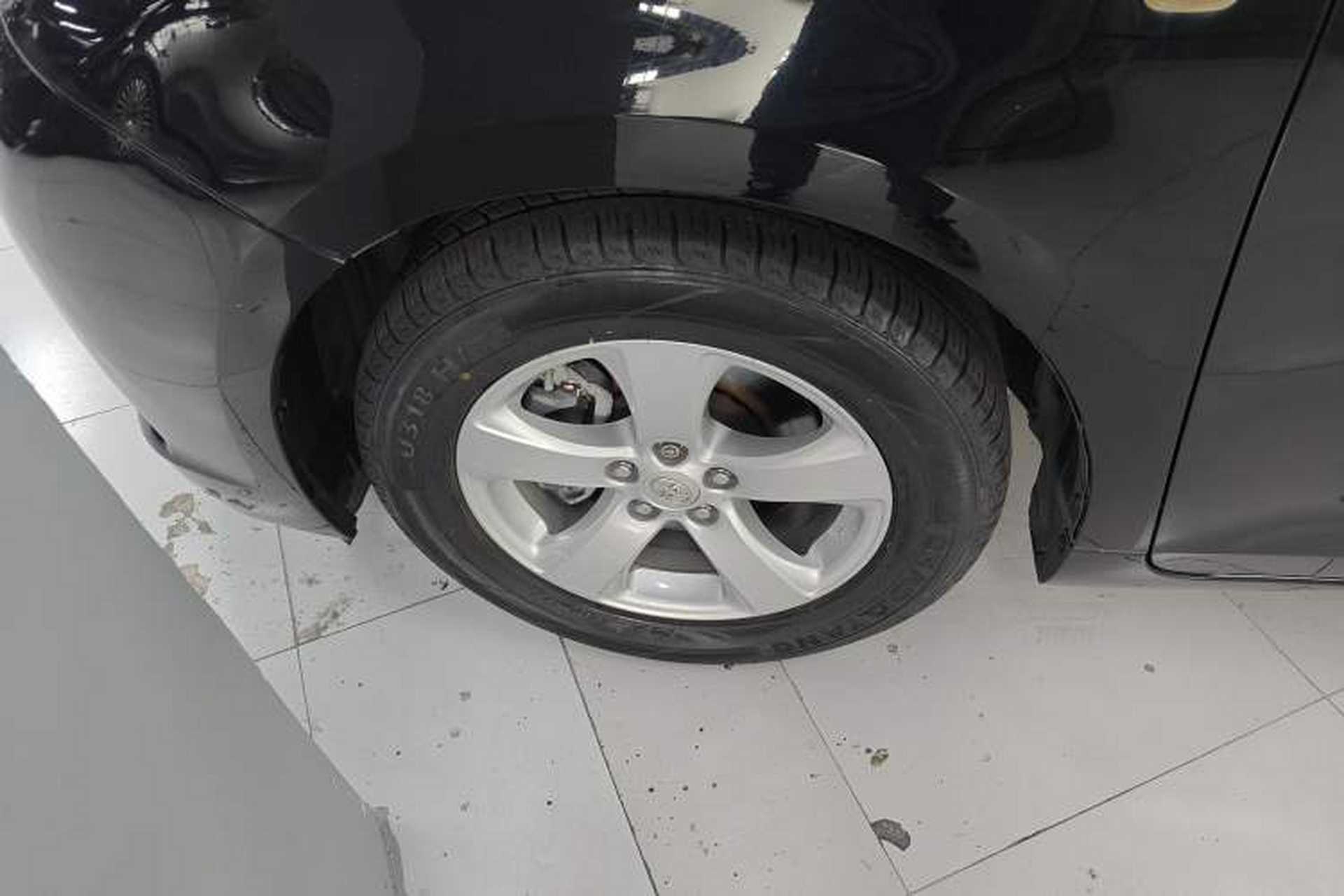 Used Toyota SIENNA 2015 3.5L Automatic 7-Seater Parallel Import Left Front Wheel Hub