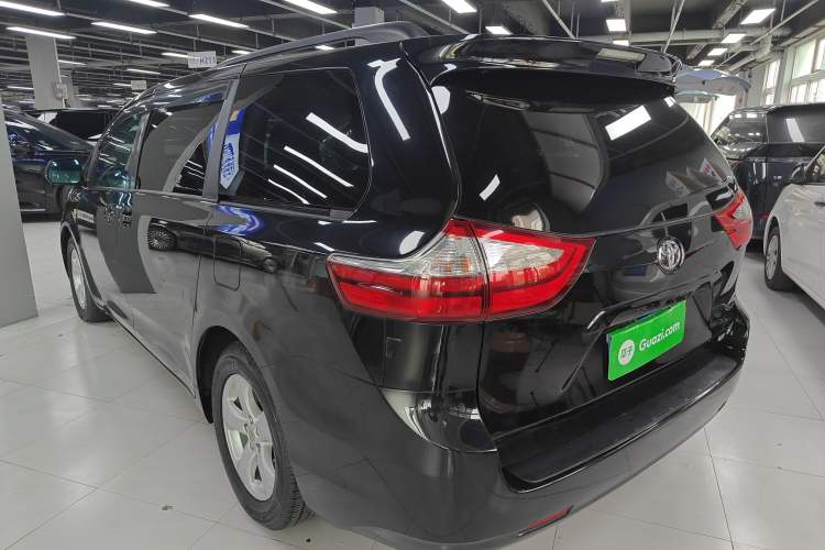 Used Toyota SIENNA 2015 3.5L Automatic 7-Seater Parallel Import Rear Left 45 Deg