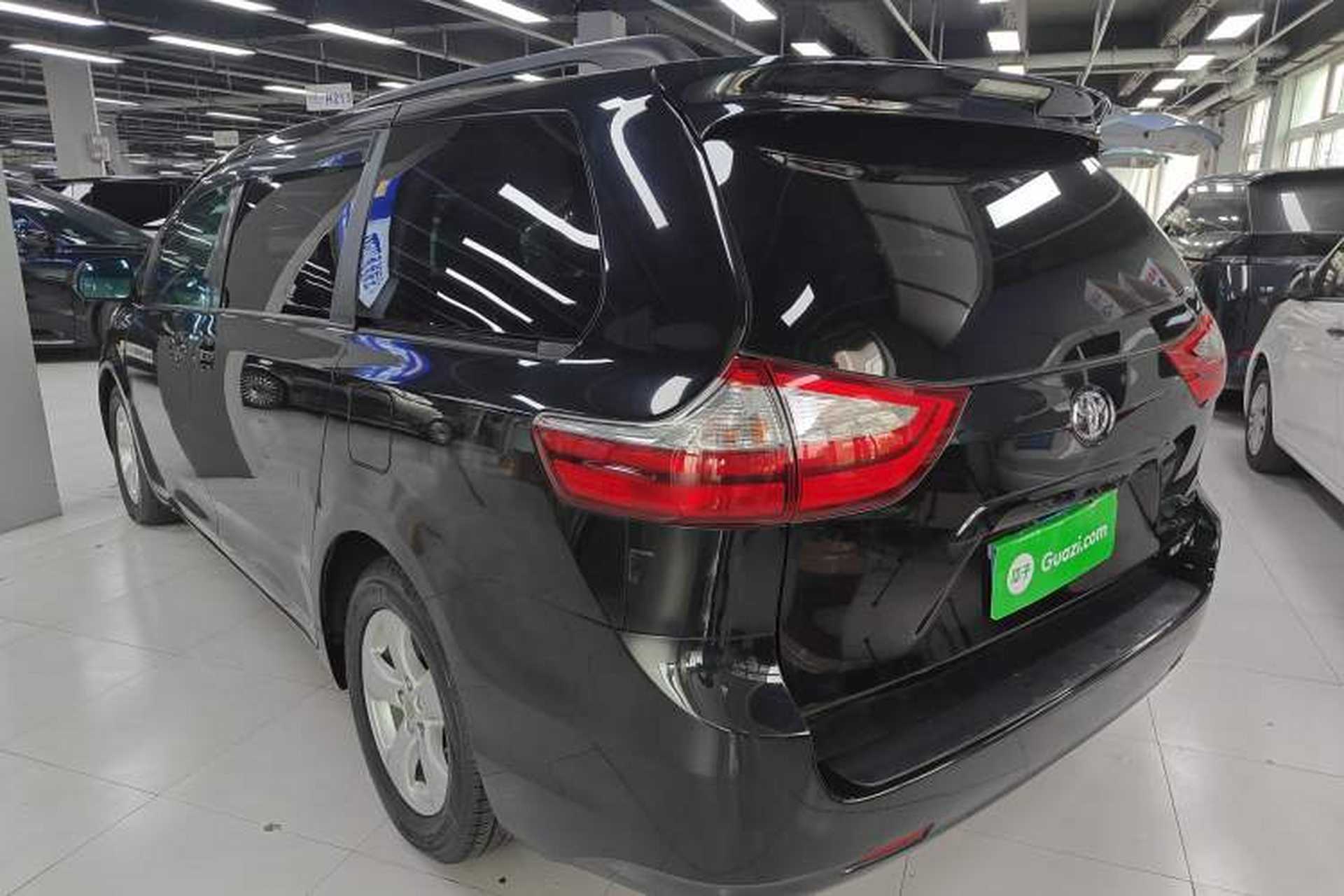 Used Toyota SIENNA 2015 3.5L Automatic 7-Seater Parallel Import Rear Left 45 Deg