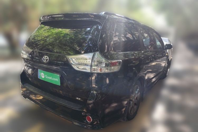 Used Toyota SIENNA 2015 3.5L Two-Wheel Drive L Version—U.S. Specification Rear Right 45 Deg