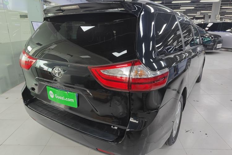 Used Toyota SIENNA 2015 3.5L Automatic 7-Seater Parallel Import Rear Right 45 Deg