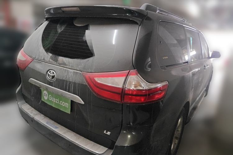 Used Toyota SIENNA 2015 3.5L Two-Wheel Drive LE Rear Right 45 Deg