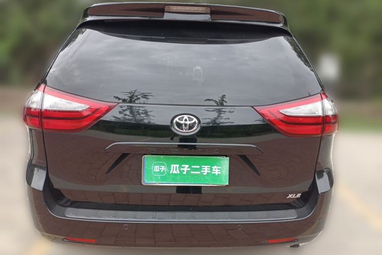 Used Toyota SIENNA 2015 3.5L Two-Wheel Drive LE Rear