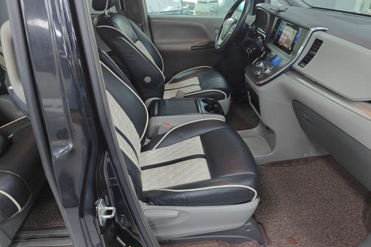 Used Toyota SIENNA 2015 3.5L Automatic 7-Seater Parallel Import Right Front Seat
