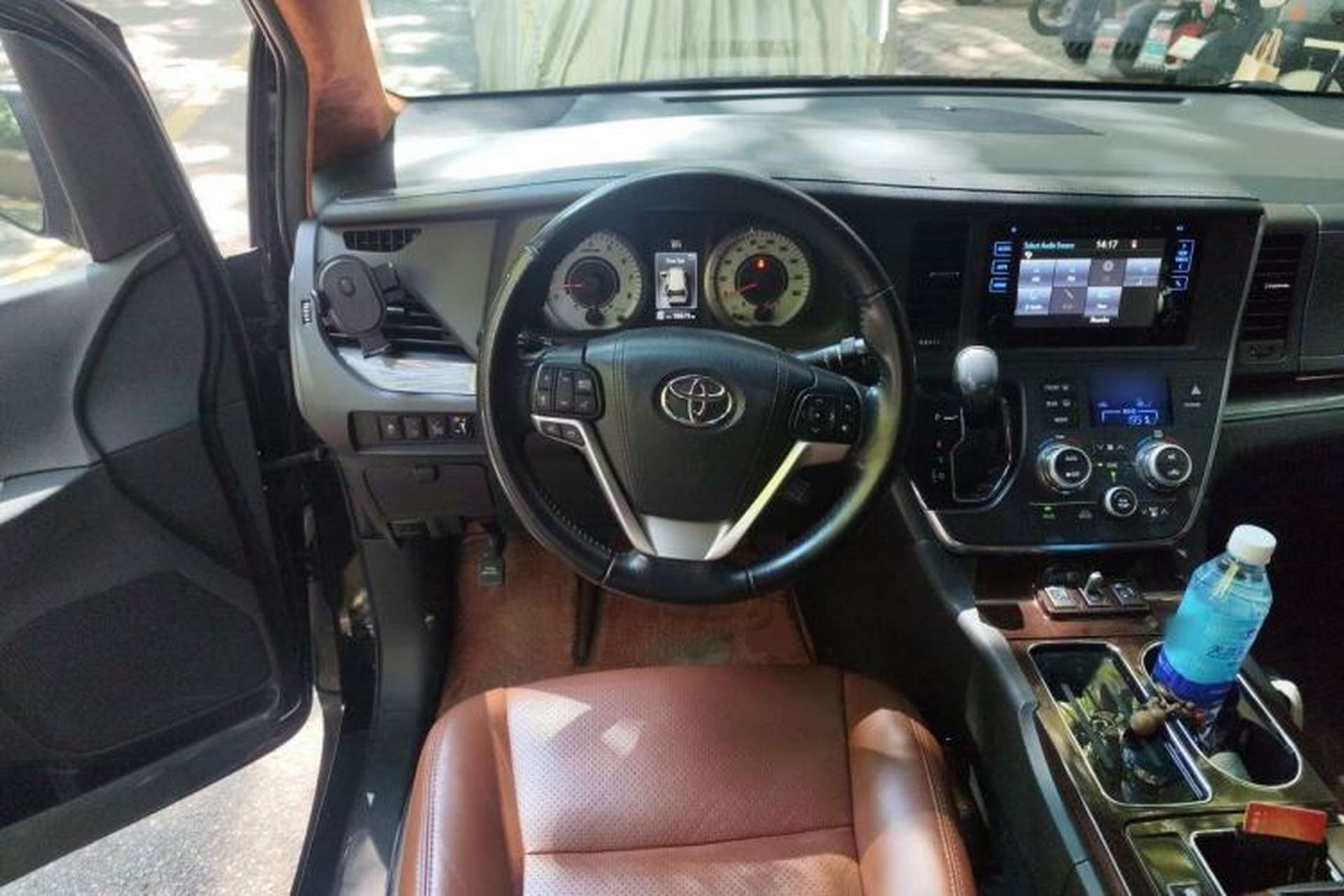 Used Toyota SIENNA 2015 3.5L Two-Wheel Drive L Version—U.S. Specification Steering Wheel