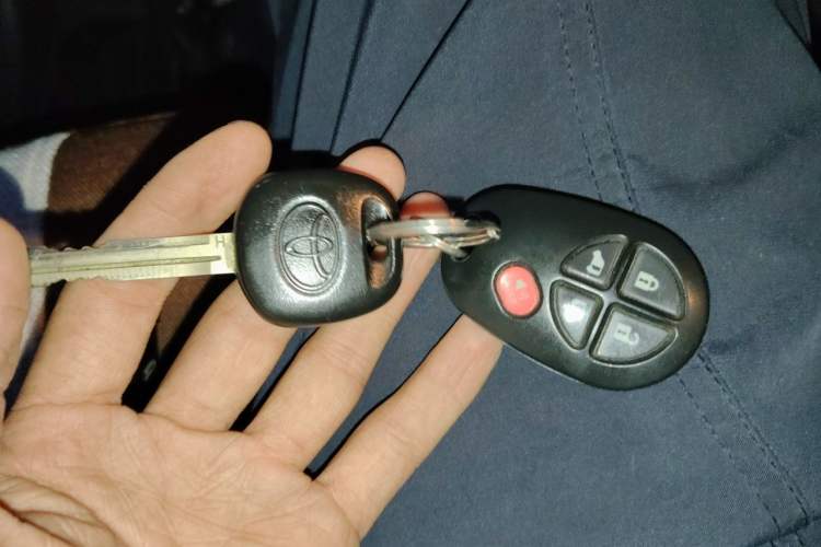 Used Toyota SIENNA 2015 3.5L Four-Wheel Drive L Vehicle Key