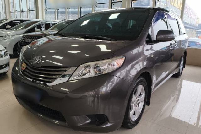 Used Toyota SIENNA 2015 3.5L Two-Wheel Drive L Version—U.S. Specification