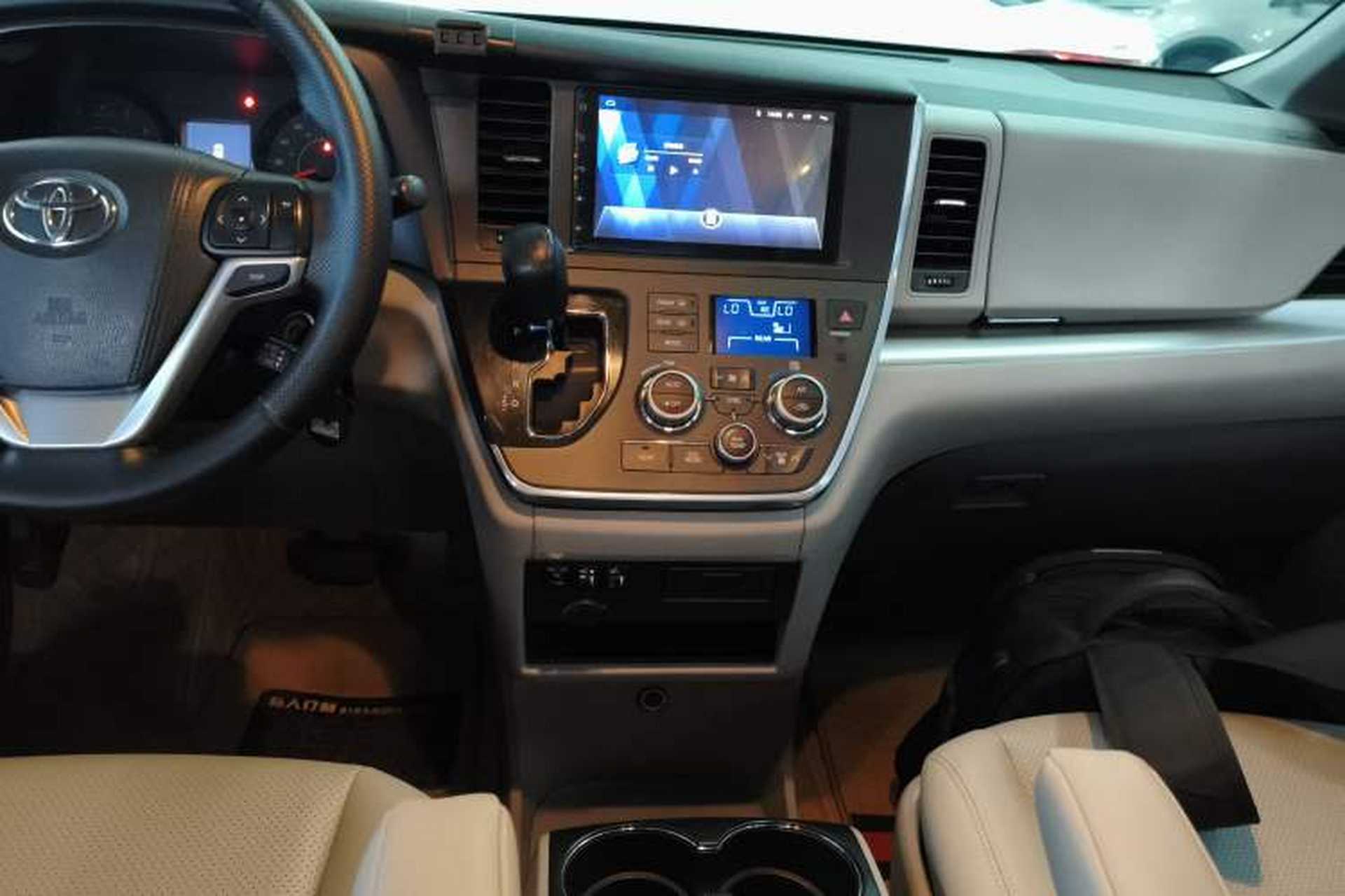 Used Toyota SIENNA 2015 3.5L Two-Wheel Drive L Version—U.S. Specification Audio And AC Panel