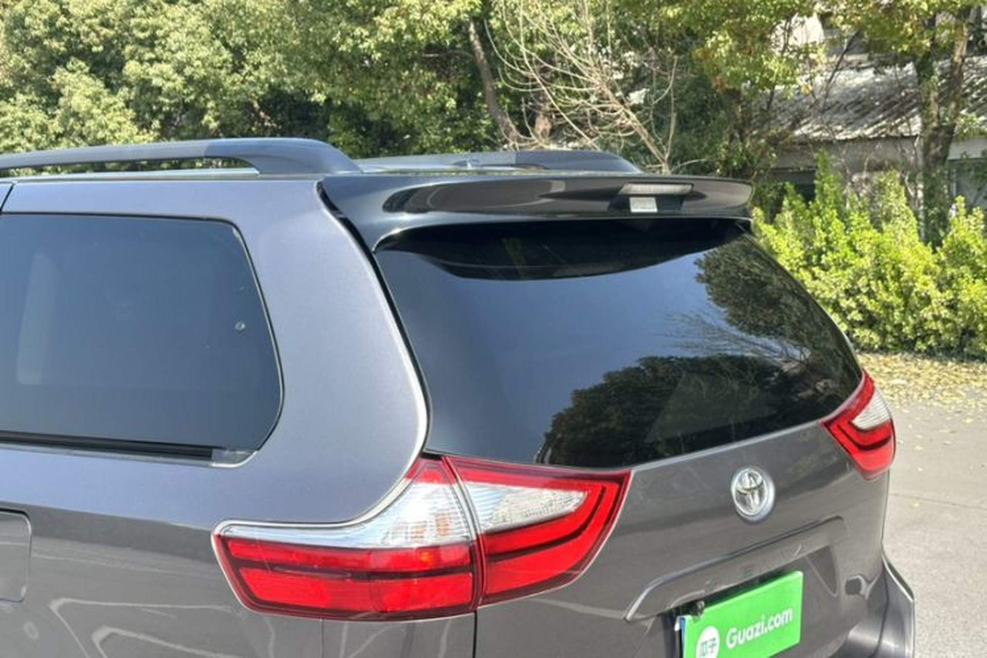 Used Toyota SIENNA 2015 3.5L Two-Wheel Drive L Version—U.S. Specification Exterior 5