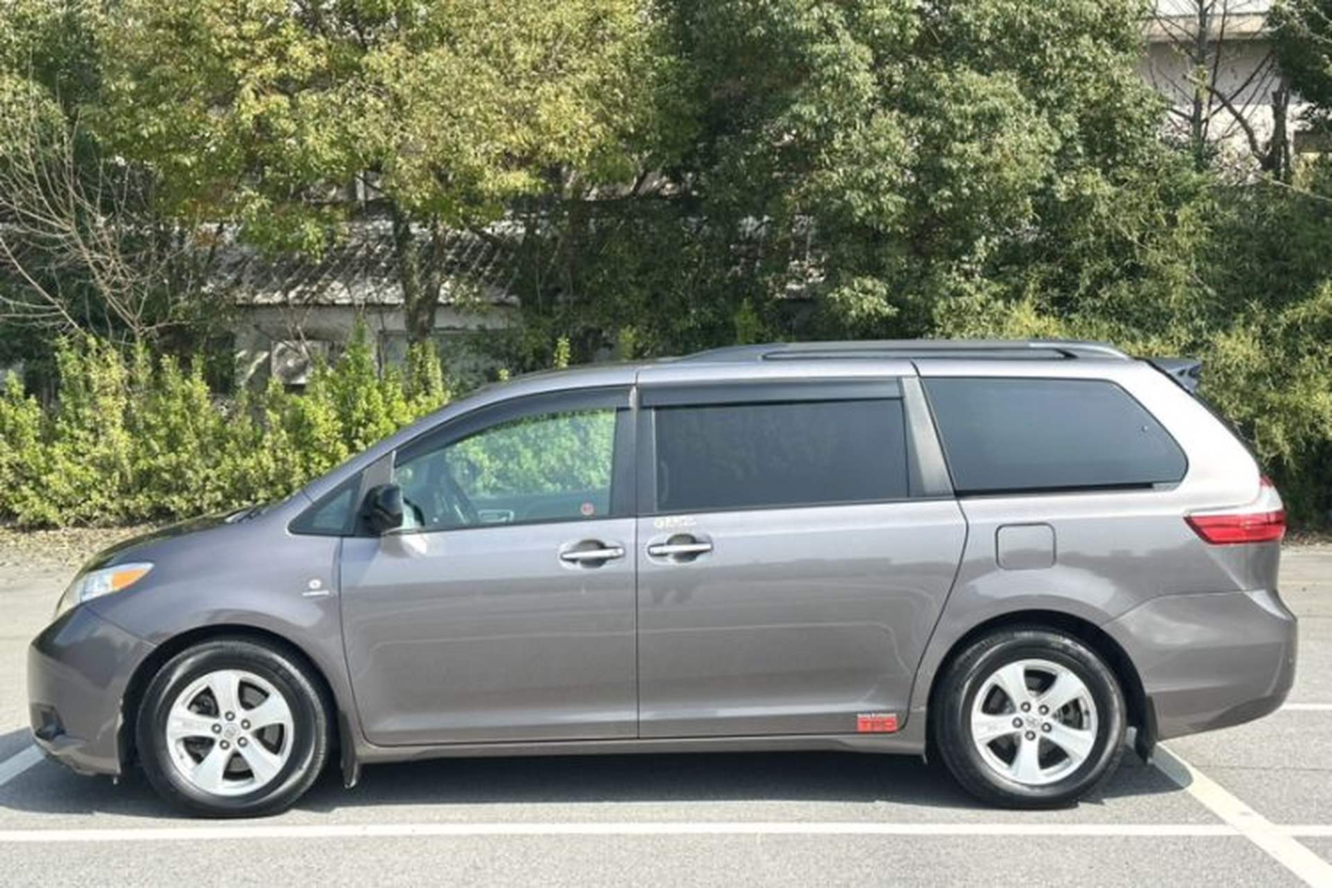 Used Toyota SIENNA 2015 3.5L Two-Wheel Drive L Version—U.S. Specification Exterior 7