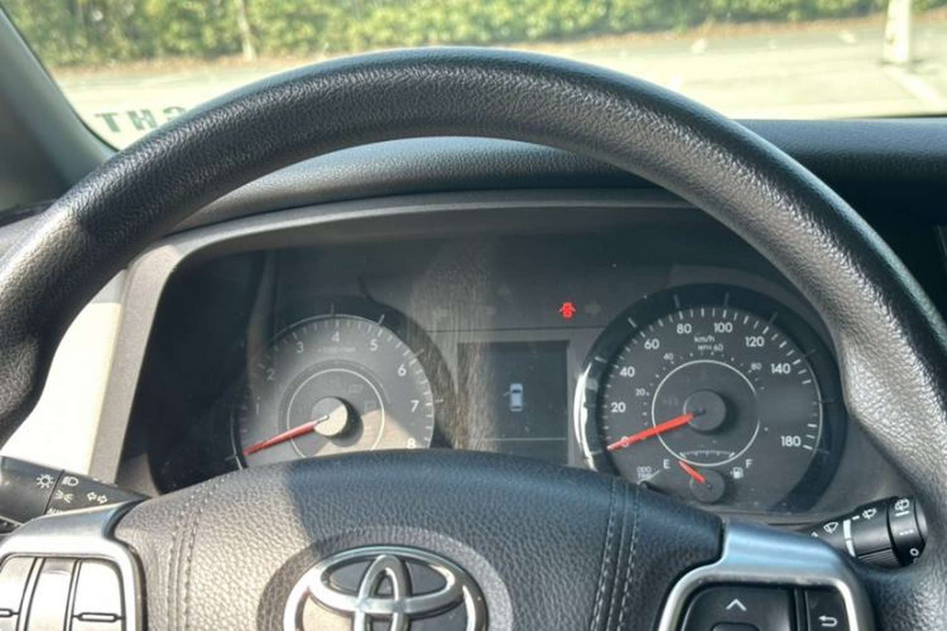 Used Toyota SIENNA 2015 3.5L Two-Wheel Drive L Version—U.S. Specification Interior 6