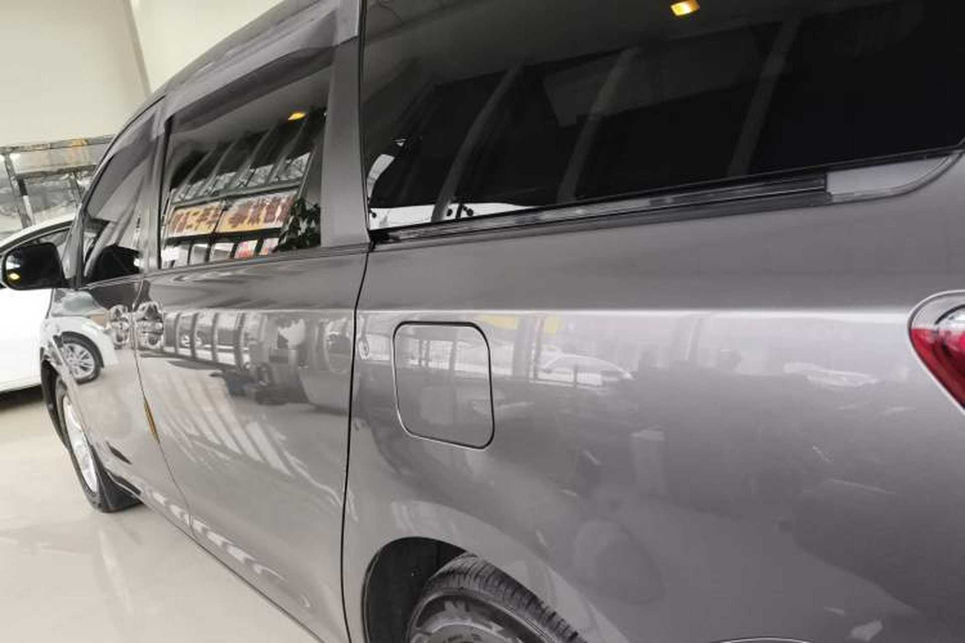 Used Toyota SIENNA 2015 3.5L Two-Wheel Drive L Version—U.S. Specification Left Side