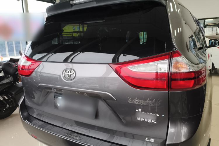 Used Toyota SIENNA 2015 3.5L Two-Wheel Drive L Version—U.S. Specification Rear