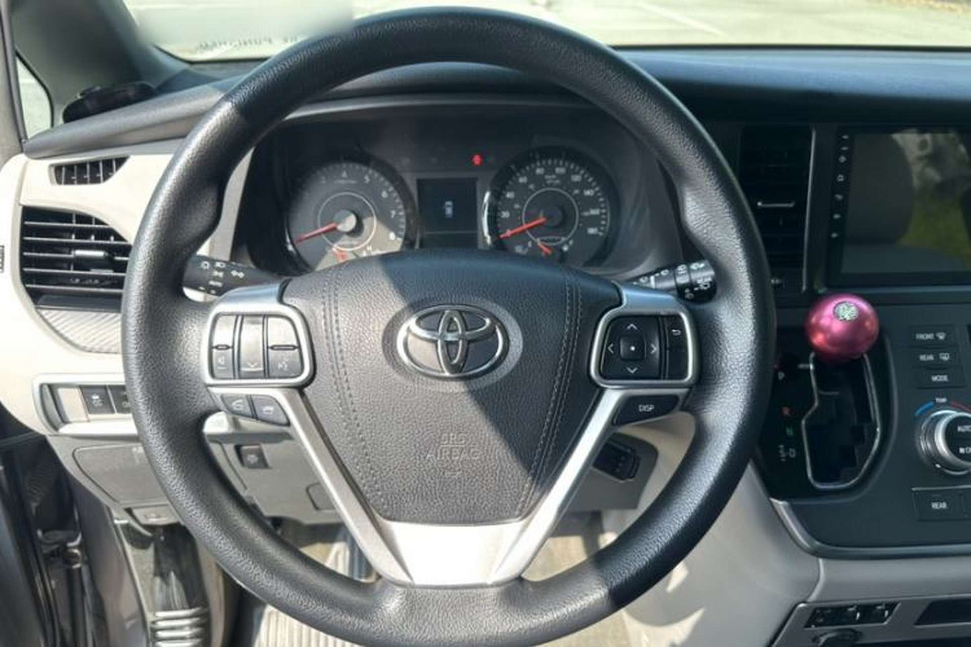 Used Toyota SIENNA 2015 3.5L Two-Wheel Drive L Version—U.S. Specification Steering Wheel