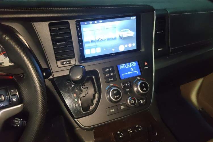 Used Toyota SIENNA  Audio And AC Panel
