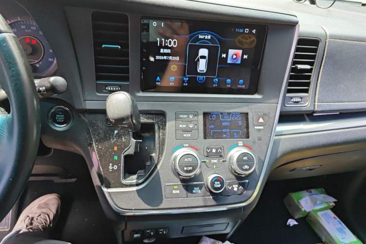 Used Toyota SIENNA  Audio And AC Panel