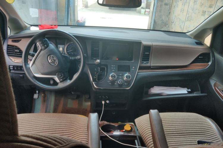 Used Toyota SIENNA  Center Console