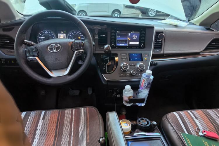 Used Toyota SIENNA 2015 3.5L Four-Wheel Drive L Center Console