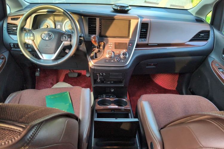 Used Toyota SIENNA  Center Console