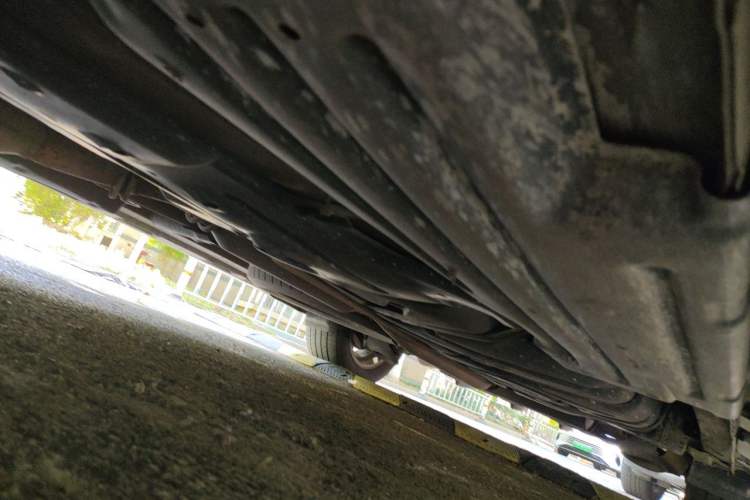 Used Toyota SIENNA 2015 3.5L Two-Wheel Drive LE Chassis Front Left