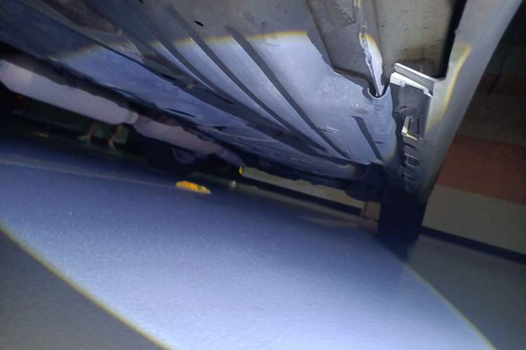 Used Toyota SIENNA  Chassis Front Left