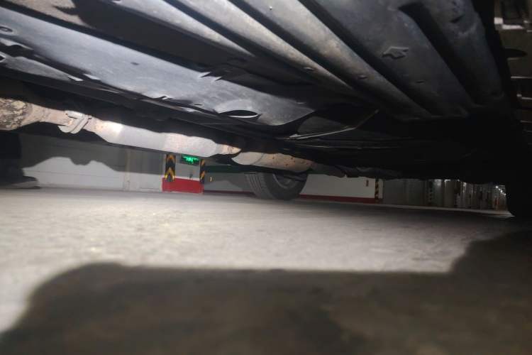 Used Toyota SIENNA 2015 3.5L Four-Wheel Drive L Chassis Front Left