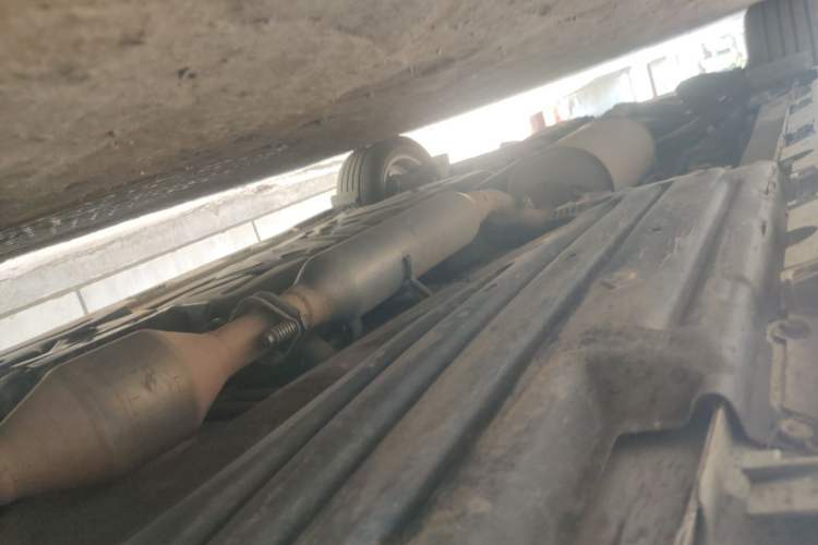 Used Toyota SIENNA  Chassis Front Right