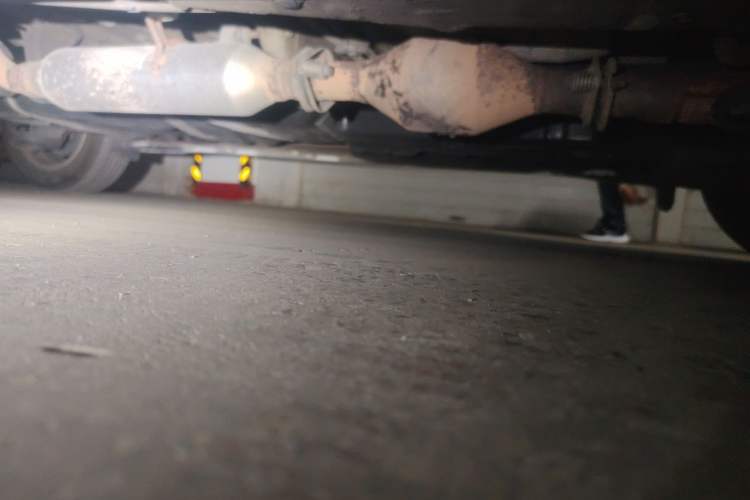 Used Toyota SIENNA 2015 3.5L Four-Wheel Drive L Chassis Front Right