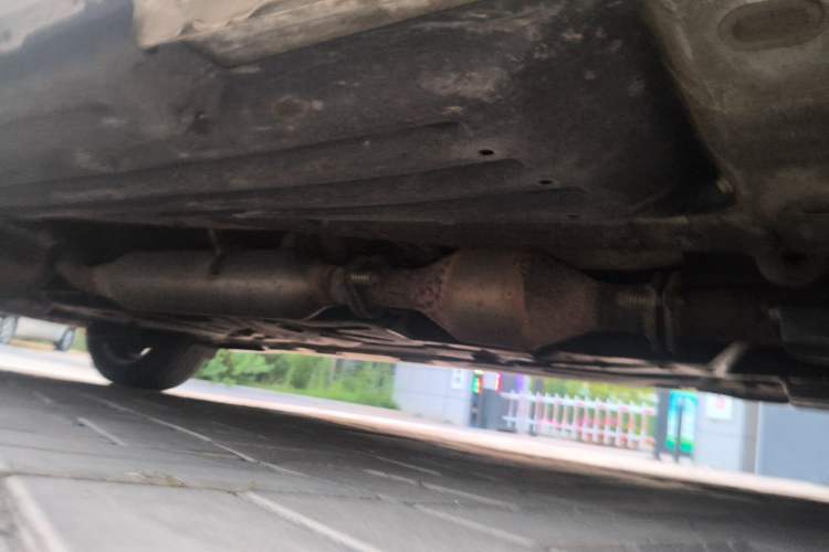 Used Toyota SIENNA  Chassis Front Right