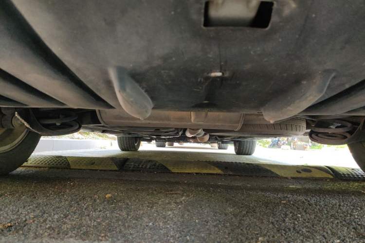 Used Toyota SIENNA 2015 3.5L Two-Wheel Drive LE Chassis Rear