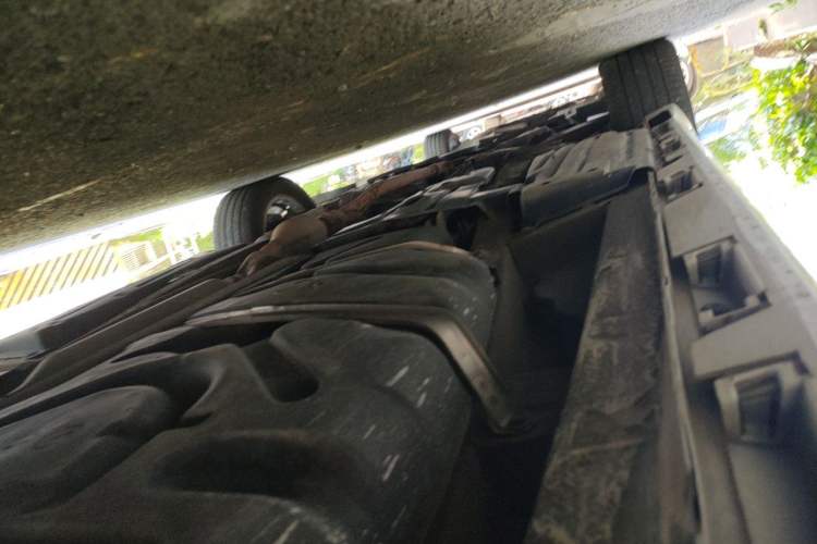Used Toyota SIENNA 2015 3.5L Two-Wheel Drive LE Chassis Rear Left