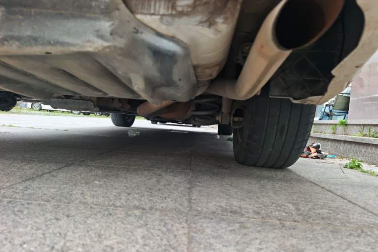 Used Toyota SIENNA 2015 3.5L 4WD LE Gasoline U.S. Specification Chassis Rear Right