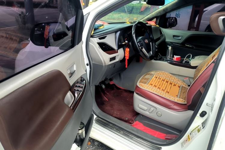 Used Toyota SIENNA 2015 3.5L Automatic 7-Seater Parallel Import Driver Seat